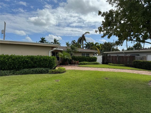 Продажа дома по адресу 1320 SE 4th Ave - фото 5711084