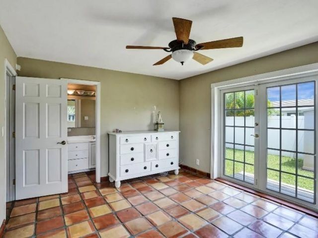 Продажа дома по адресу 1320 SE 4th Ave - фото 5856094