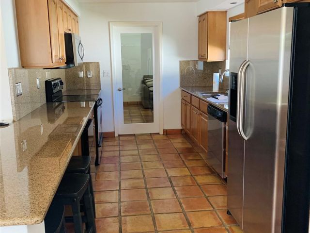 Продажа дома по адресу 1320 SE 4th Ave - фото 5856097