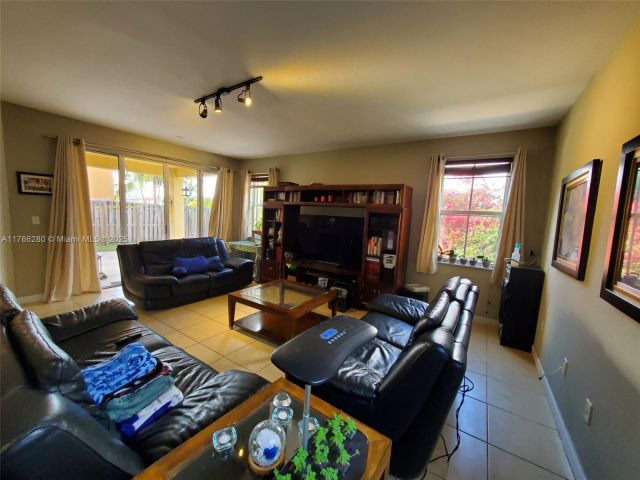 Продажа дома по адресу 11009 NW 80th Ln - фото 5713335