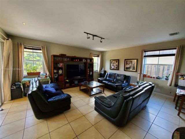 Продажа дома по адресу 11009 NW 80th Ln - фото 5713336