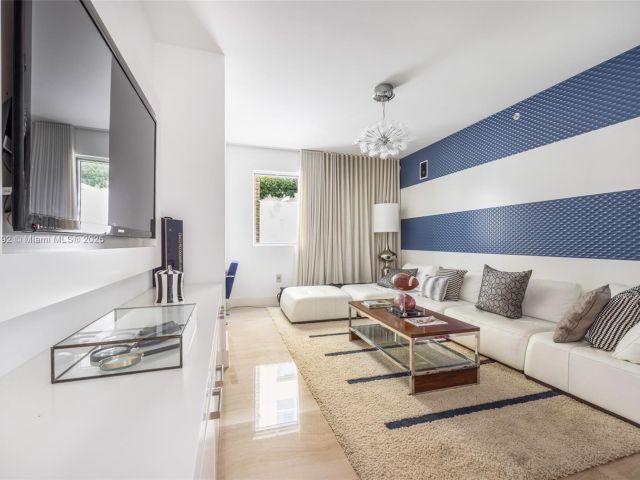 Продажа квартиры #U-0303 - фото 5711686