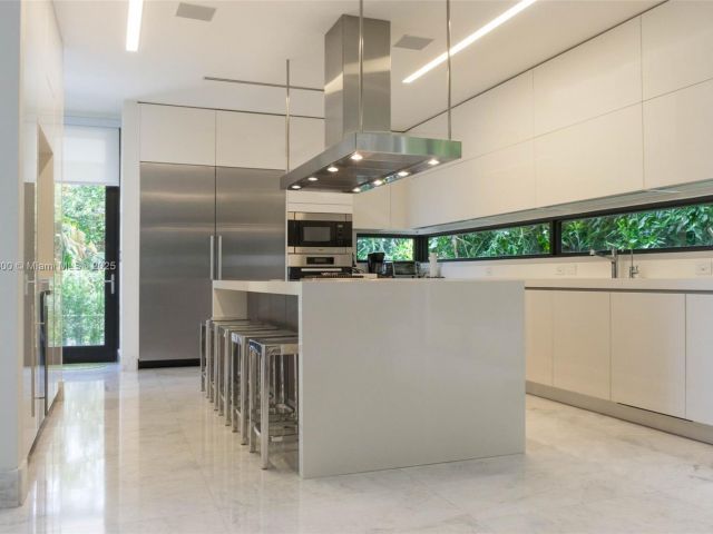 Продажа дома по адресу 610 Harbor Cir - фото 5713875