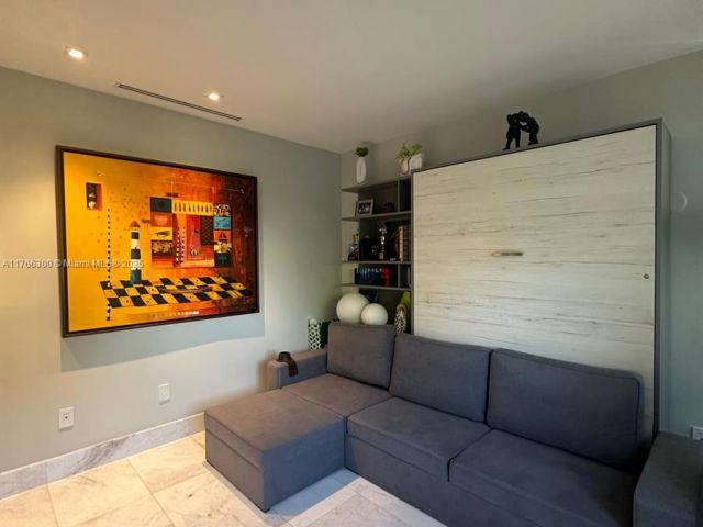 Продажа дома по адресу 610 Harbor Cir - фото 5713877