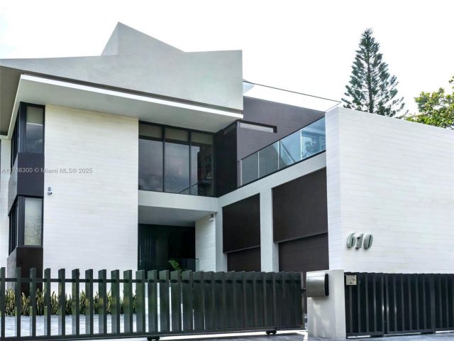 Продажа дома по адресу 610 Harbor Cir - фото 5713892