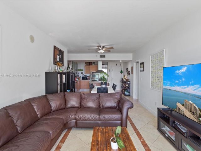 Продажа квартиры #1203 - фото 5737111