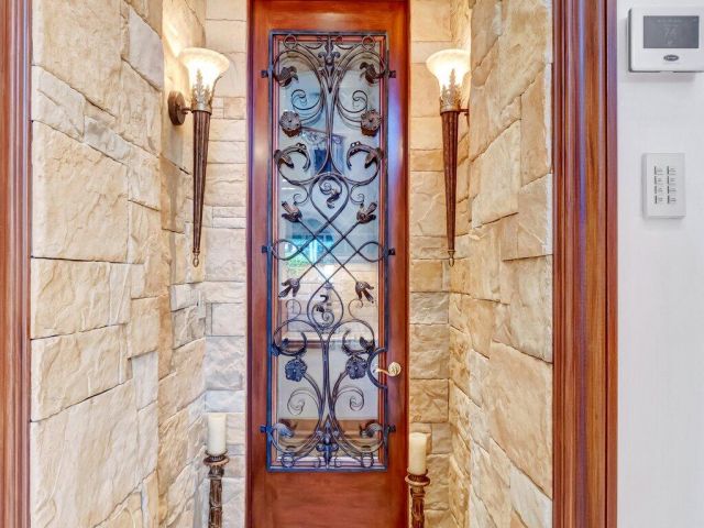 Продажа дома по адресу 8417 Del Prado Drive - фото 5755415