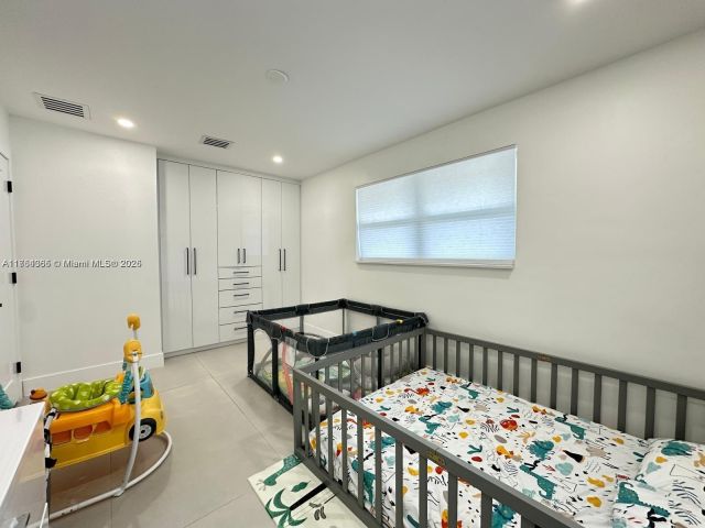 Продажа дома по адресу 8320 Taft St - фото 5744043