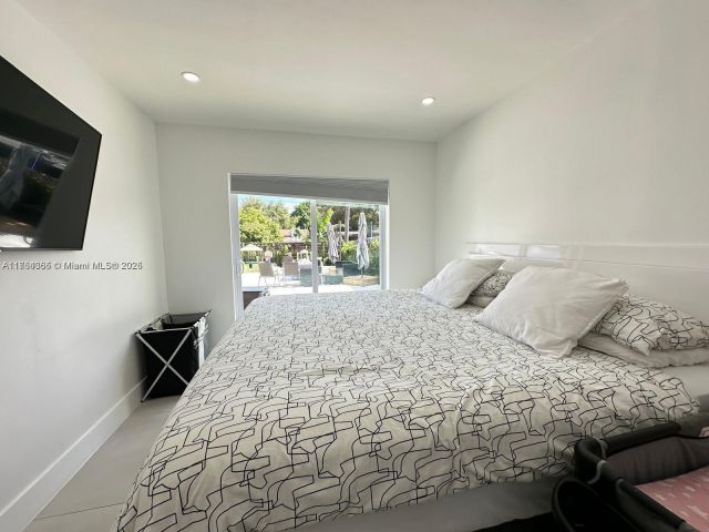 Продажа дома по адресу 8320 Taft St - фото 5744046