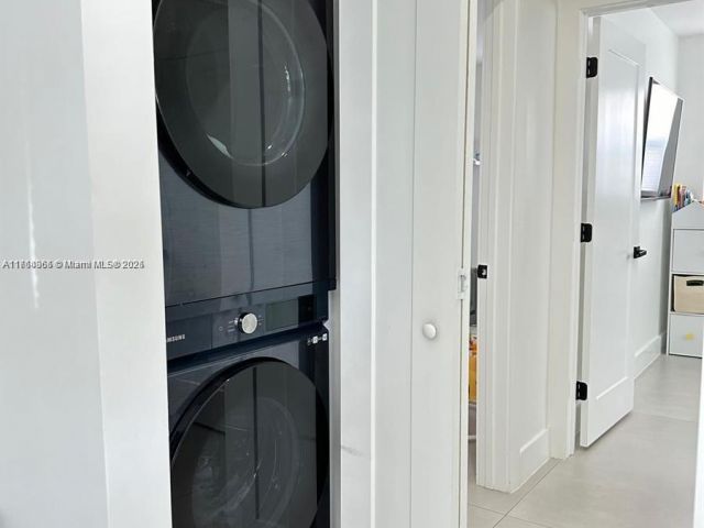 Продажа дома по адресу 8320 Taft St - фото 5744049