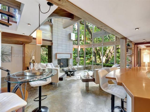 Продажа дома по адресу 2410 SW 29th Way - фото 6096827