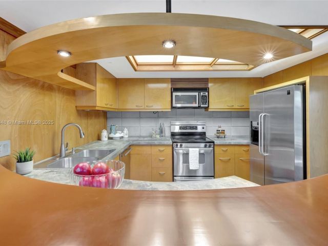 Продажа дома по адресу 2410 SW 29th Way - фото 6096828