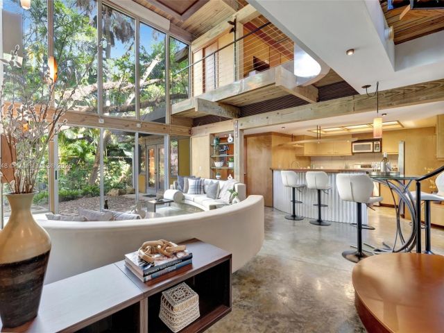 Продажа дома по адресу 2410 SW 29th Way - фото 6096834