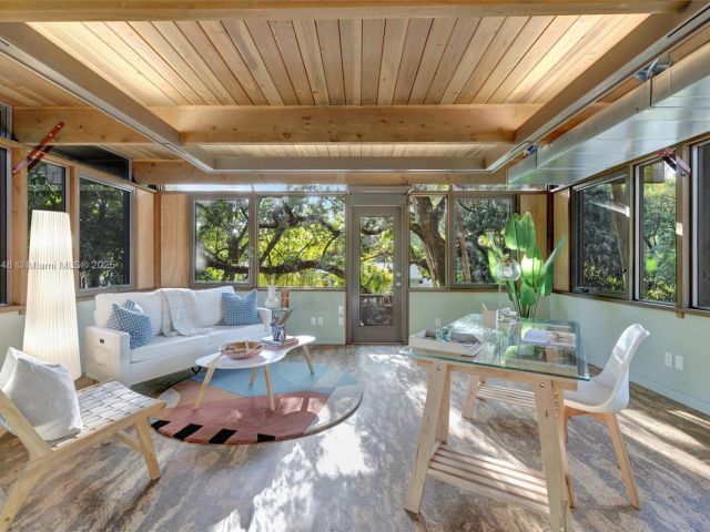 Продажа дома по адресу 2410 SW 29th Way - фото 6096839