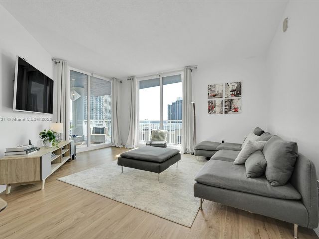 Продажа квартиры #1207 - фото 5840101