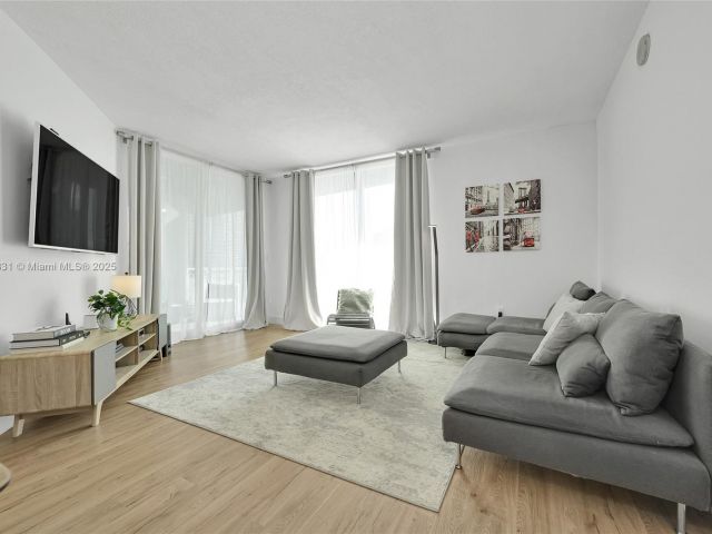 Продажа квартиры #1207 - фото 5840102