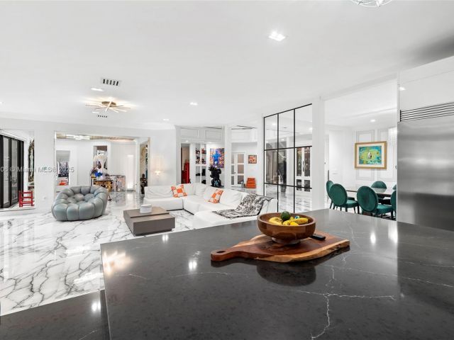 Продажа дома по адресу 3400 NE 164th St - фото 5721755