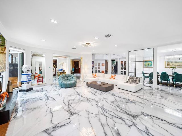 Продажа дома по адресу 3400 NE 164th St - фото 5721762