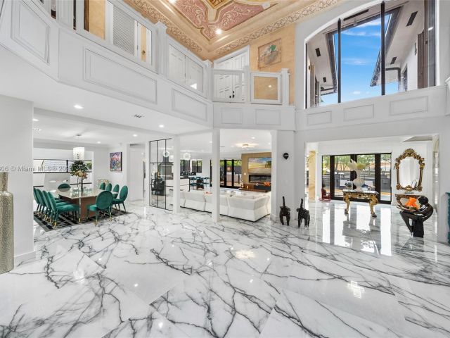 Продажа дома по адресу 3400 NE 164th St - фото 5721768