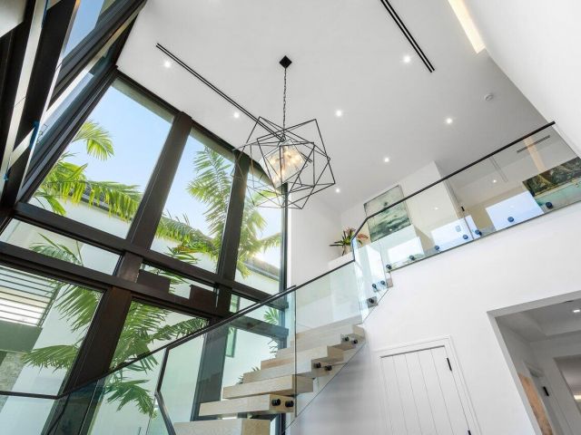 Продажа дома по адресу 508 NE 7th Avenue - фото 5805237