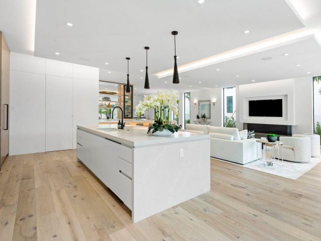 Продажа дома по адресу 508 NE 7th Avenue - фото 6149063