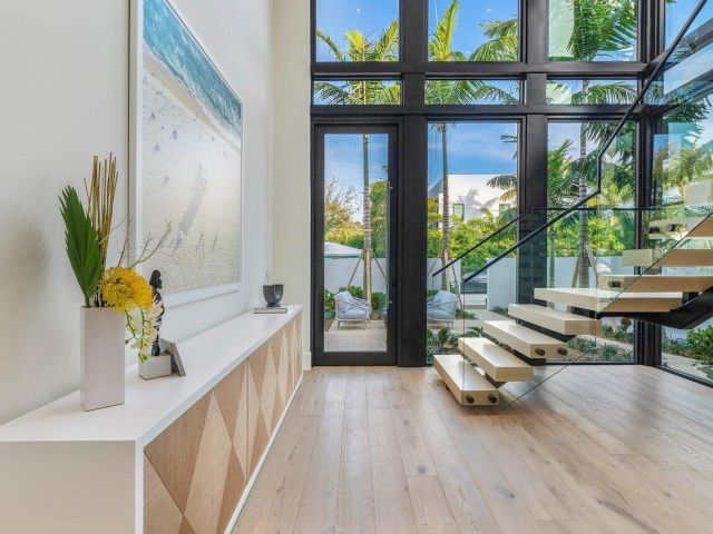 Продажа дома по адресу 508 NE 7th Avenue - фото 6149067