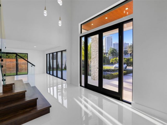 Продажа дома по адресу 406 Holiday Dr - фото 5735983