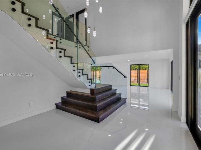 Продажа дома по адресу 406 Holiday Dr - фото 5735985