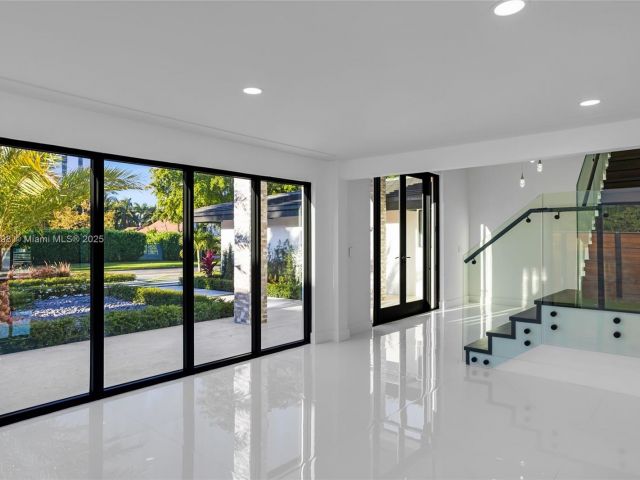 Продажа дома по адресу 406 Holiday Dr - фото 5735987