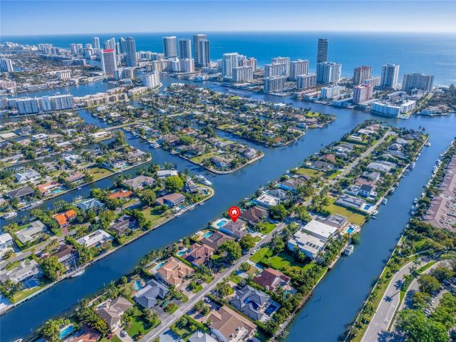 Продажа дома по адресу 406 Holiday Dr - фото 5735993