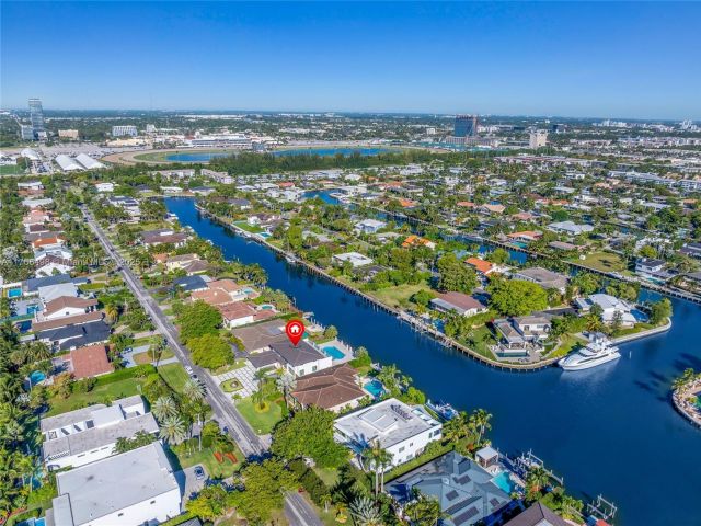 Продажа дома по адресу 406 Holiday Dr - фото 5735996