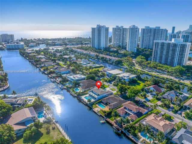 Продажа дома по адресу 406 Holiday Dr - фото 5735998