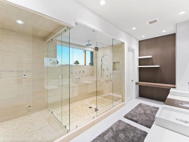 Продажа дома по адресу 10561 NW 67th Ter - фото 5724079