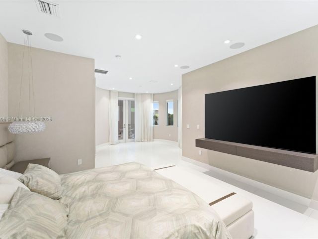 Продажа дома по адресу 10561 NW 67th Ter - фото 5724081