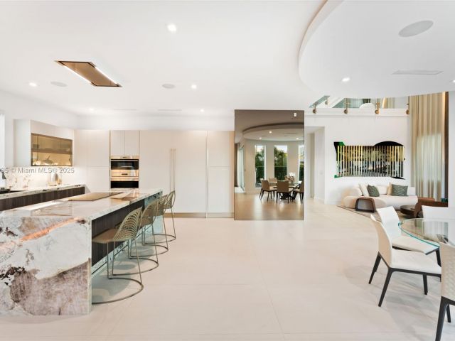 Продажа дома по адресу 10561 NW 67th Ter - фото 5724086