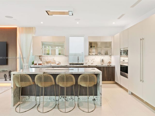 Продажа дома по адресу 10561 NW 67th Ter - фото 5724088