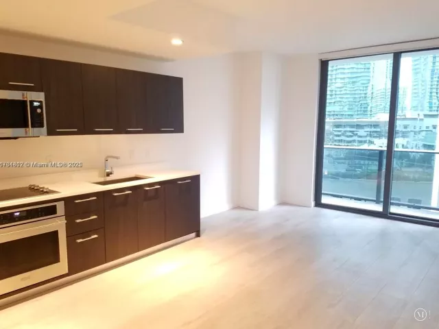 Продажа квартиры #1107 - фото 5847859