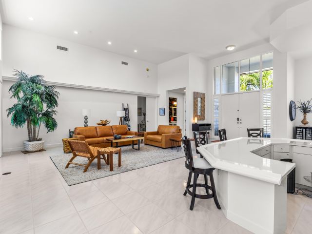 Продажа дома по адресу 17713 Charnwood Drive - фото 5820845