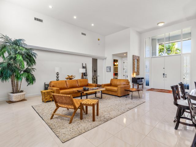 Продажа дома по адресу 17713 Charnwood Drive - фото 5820846