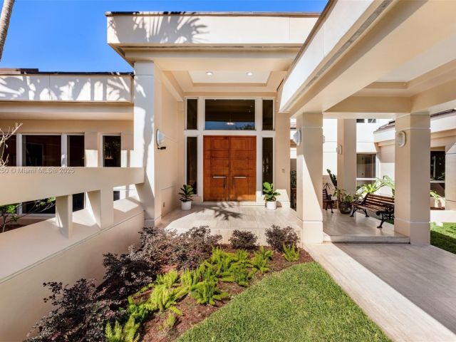 Продажа дома по адресу 665 Leucadendra Dr - фото 5808725