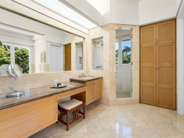 Продажа дома по адресу 665 Leucadendra Dr - фото 5808731