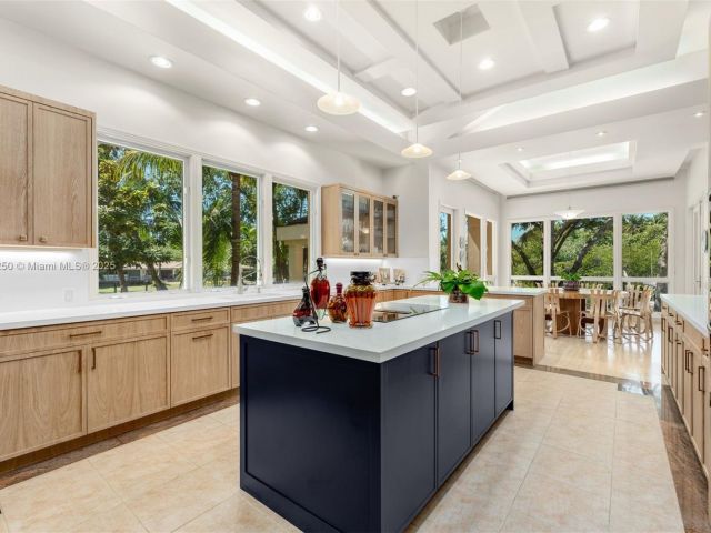 Продажа дома по адресу 665 Leucadendra Dr - фото 5808735