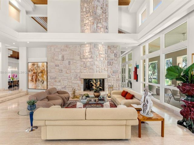 Продажа дома по адресу 665 Leucadendra Dr - фото 5808737