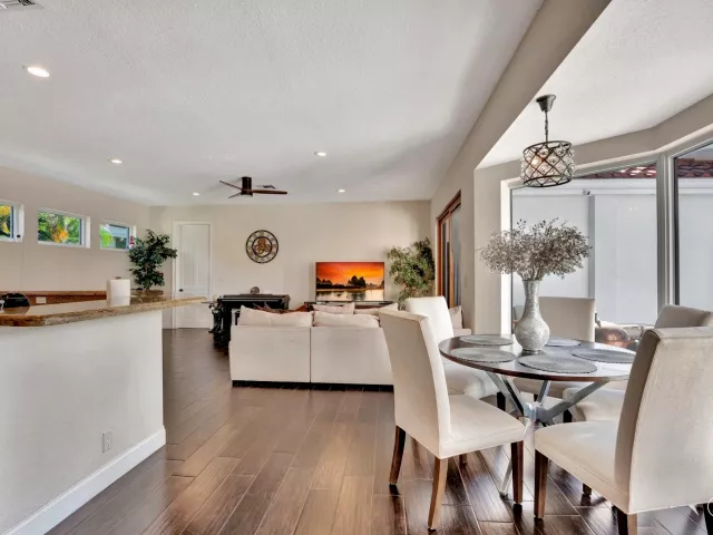 Продажа дома по адресу 6131 NW 30th Avenue - фото 9024023