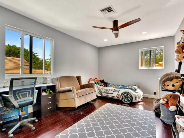 Продажа дома по адресу 6131 NW 30th Avenue - фото 9024054