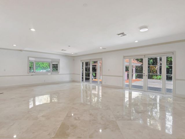 Продажа дома по адресу 930 N Parkside Circle N - фото 5822594