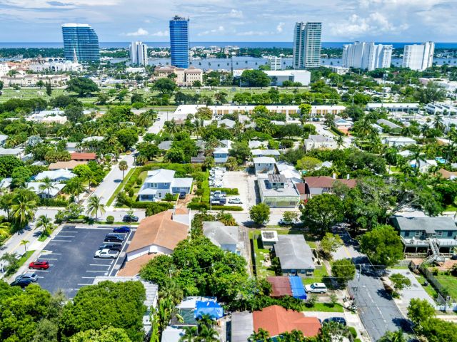 Продажа дома по адресу 1311 Georgia Avenue - фото 5748330