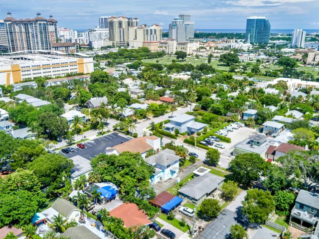 Продажа дома по адресу 1311 Georgia Avenue - фото 5748332