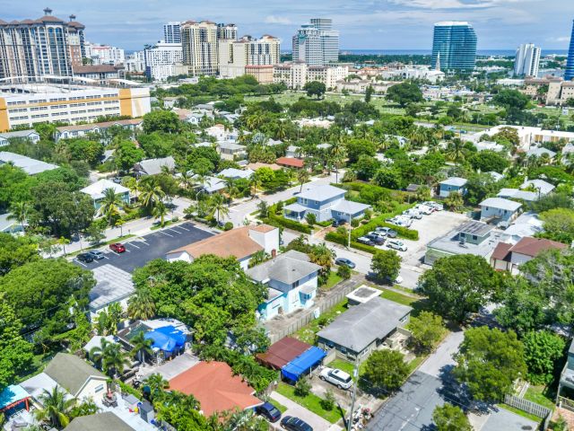 Продажа дома по адресу 1311 Georgia Avenue - фото 5748334