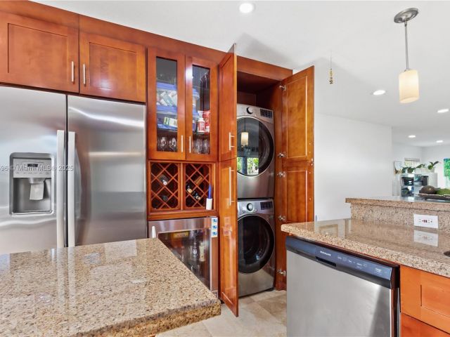 Продажа дома по адресу 5717 NW 102nd Pl - фото 5776464